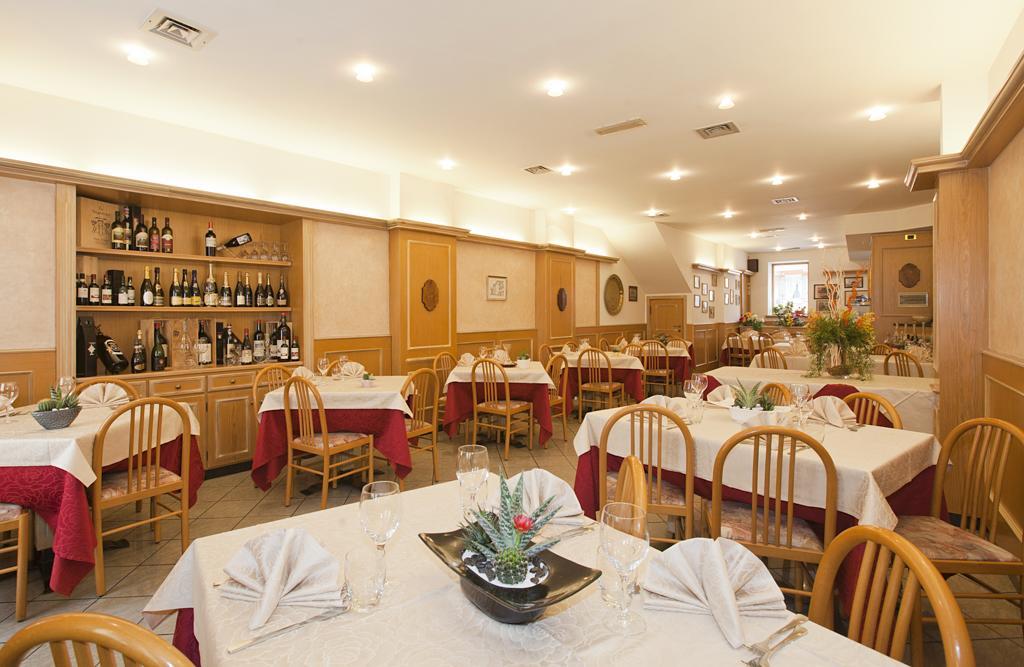 Hotel Ambra Clusone Ngoại thất bức ảnh