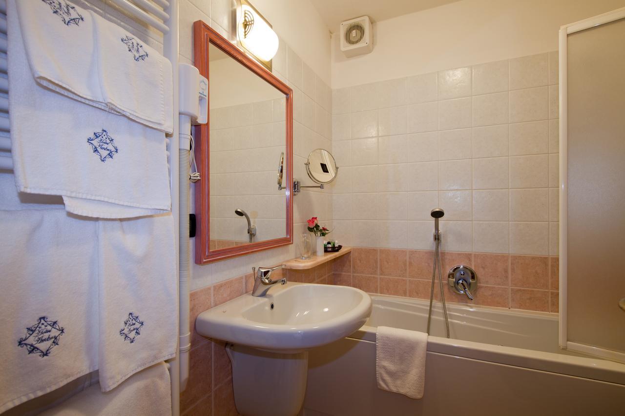 Hotel Ambra Clusone Ngoại thất bức ảnh