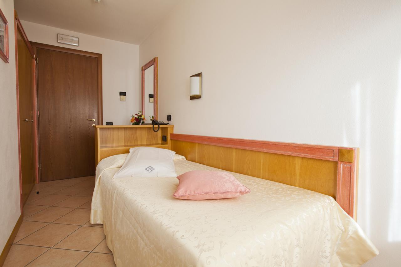 Hotel Ambra Clusone Ngoại thất bức ảnh